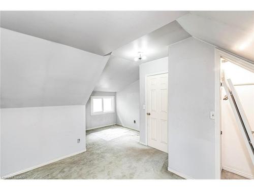11 Grafton Avenue, Hamilton, ON - Indoor Photo Showing Other Room