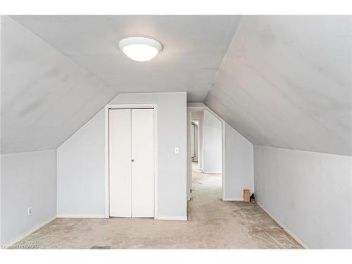 11 Grafton Avenue, Hamilton, ON - Indoor Photo Showing Other Room