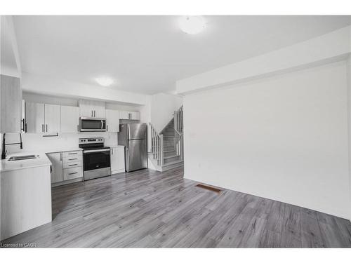 79 Gateland Drive, Barrie, ON - Indoor Photo Showing Kitchen
