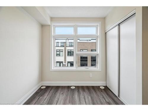 105-1593 Rose Way, Milton, ON - Indoor Photo Showing Other Room