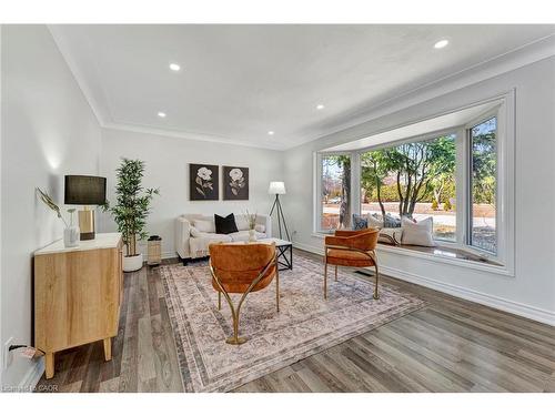 216 Sioux Road, Ancaster, ON - Indoor Photo Showing Living Room