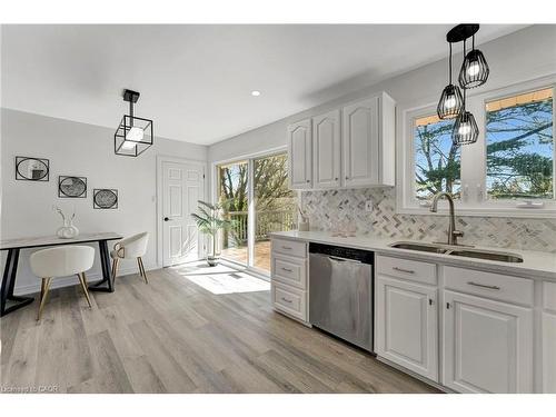 216 Sioux Road, Ancaster, ON - Indoor Photo Showing Kitchen With Double Sink