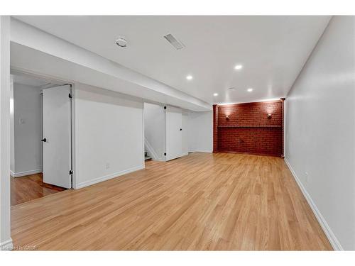 216 Sioux Road, Ancaster, ON - Indoor Photo Showing Other Room