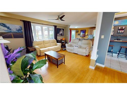 51 Highgate Road, Kitchener, ON - Indoor Photo Showing Living Room