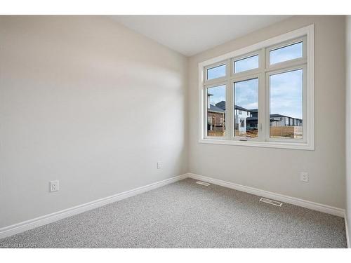 15 Wiley Trail, Welland, ON - Indoor Photo Showing Other Room