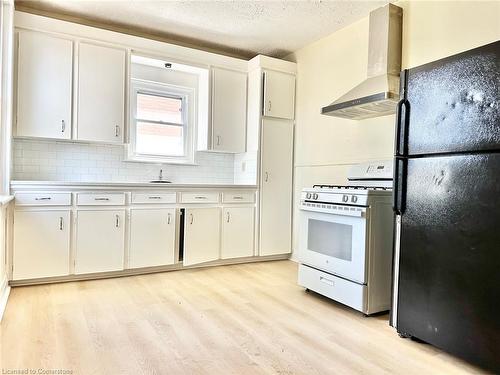 215 Rosewood Road, Hamilton, ON - Indoor Photo Showing Kitchen