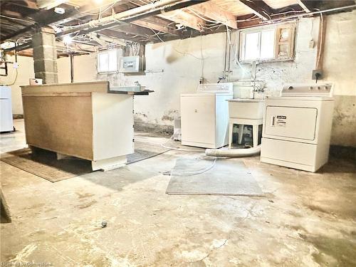 215 Rosewood Road, Hamilton, ON - Indoor Photo Showing Laundry Room