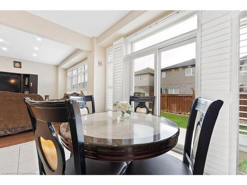 67 Bellroyal Crescent, Stoney Creek, ON - Indoor Photo Showing Dining Room