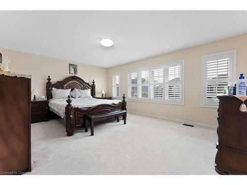 67 Bellroyal Crescent, Stoney Creek, ON - Indoor Photo Showing Bedroom