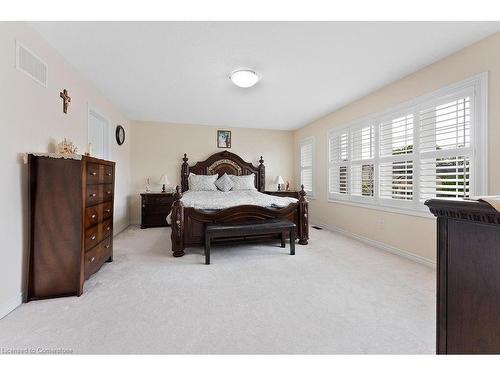 67 Bellroyal Crescent, Stoney Creek, ON - Indoor Photo Showing Bedroom