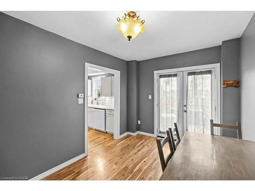 99 Robins Avenue, Hamilton, ON - Indoor Photo Showing Dining Room