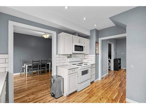 99 Robins Avenue, Hamilton, ON - Indoor Photo Showing Kitchen