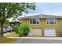 79 Barrington Drive  Welland, ON L3C 5Z8