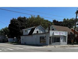 129 East 23rd Street  Hamilton, ON L8V 2W9