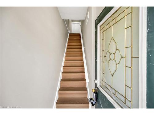 Upper 2-1466 Main Street E, Hamilton, ON - Indoor Photo Showing Other Room