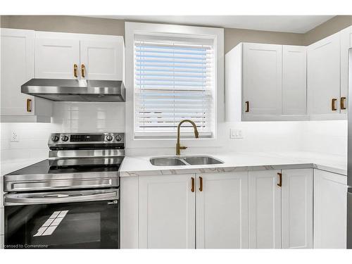 Upper 2-1466 Main Street E, Hamilton, ON - Indoor Photo Showing Kitchen With Double Sink With Upgraded Kitchen