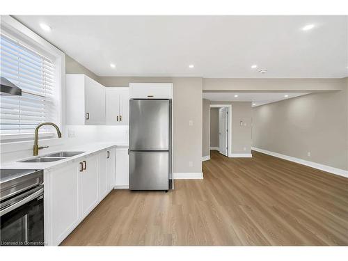 Upper 2-1466 Main Street E, Hamilton, ON - Indoor Photo Showing Kitchen With Double Sink