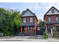 5 Cross Street  Dundas, ON L9H 2R3