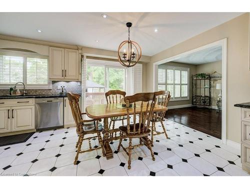 1056 Plains View Avenue, Burlington, ON - Indoor Photo Showing Dining Room