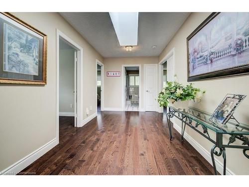 1056 Plains View Avenue, Burlington, ON - Indoor Photo Showing Other Room