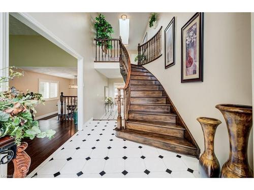 1056 Plains View Avenue, Burlington, ON - Indoor Photo Showing Other Room