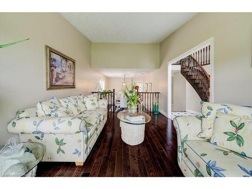 1056 Plains View Avenue, Burlington, ON - Indoor