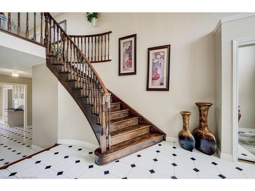 1056 Plains View Avenue, Burlington, ON - Indoor Photo Showing Other Room