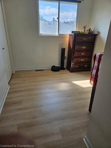 97 Guildwood Drive, Hamilton, ON - Indoor Photo Showing Other Room