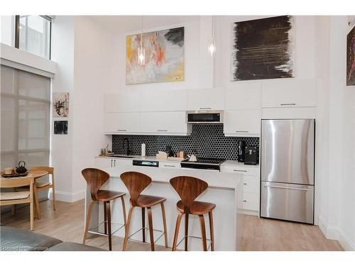 Lph13-118 King Street E, Hamilton, ON - Indoor Photo Showing Kitchen With Upgraded Kitchen