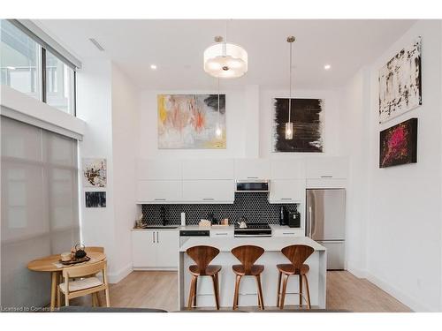 Lph13-118 King Street E, Hamilton, ON - Indoor Photo Showing Kitchen With Upgraded Kitchen