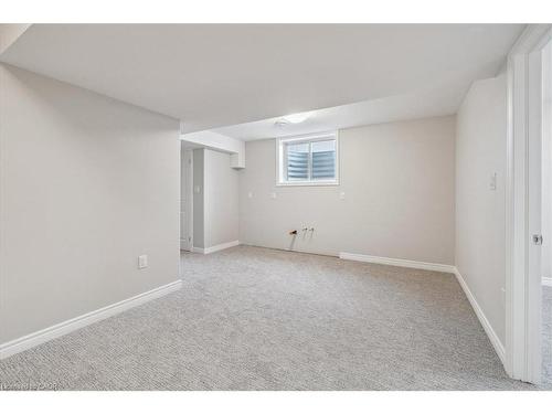 101 Elvira Way, Thorold, ON - Indoor Photo Showing Other Room