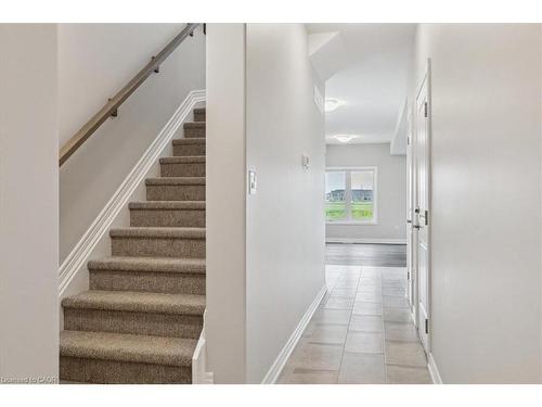 105 Elvira Way, Thorold, ON - Indoor Photo Showing Other Room