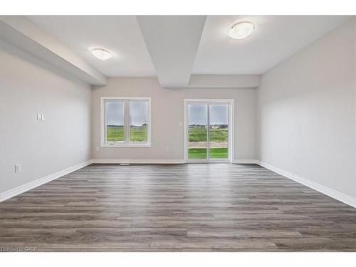 105 Elvira Way, Thorold, ON - Indoor Photo Showing Other Room