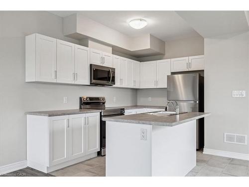 105 Elvira Way, Thorold, ON - Indoor Photo Showing Kitchen