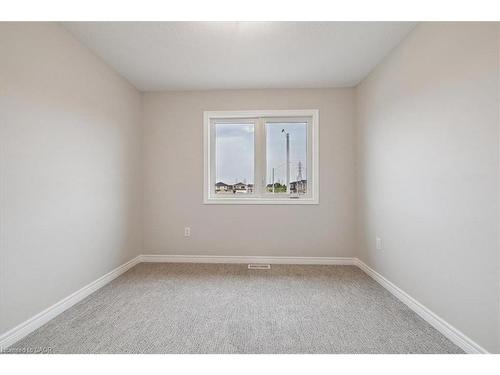 105 Elvira Way, Thorold, ON - Indoor Photo Showing Other Room