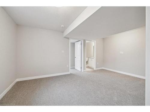 105 Elvira Way, Thorold, ON - Indoor Photo Showing Other Room