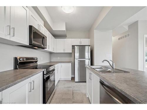 99 Elvira Way, Thorold, ON - Indoor Photo Showing Kitchen With Double Sink