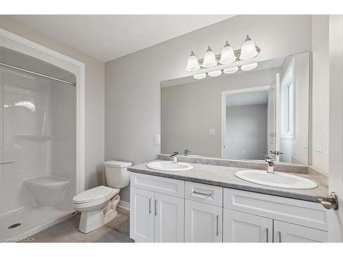 99 Elvira Way, Thorold, ON - Indoor Photo Showing Bathroom