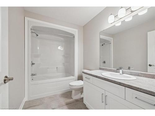 99 Elvira Way, Thorold, ON - Indoor Photo Showing Bathroom