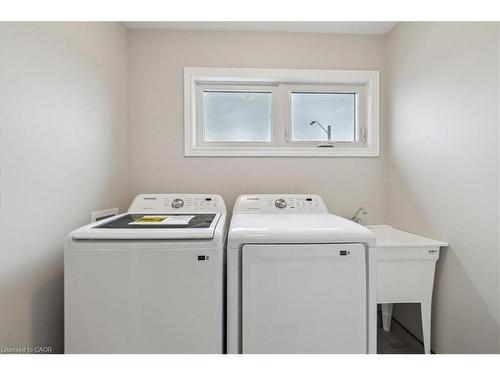 99 Elvira Way, Thorold, ON - Indoor Photo Showing Laundry Room
