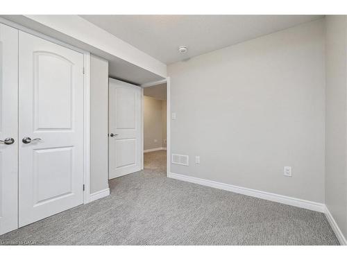 99 Elvira Way, Thorold, ON - Indoor Photo Showing Other Room