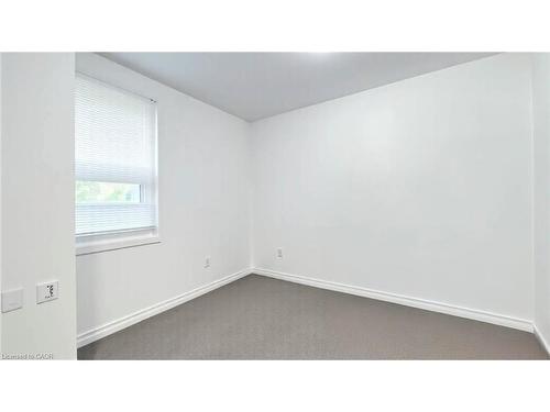 34 Saunby Street, London, ON - Indoor Photo Showing Other Room