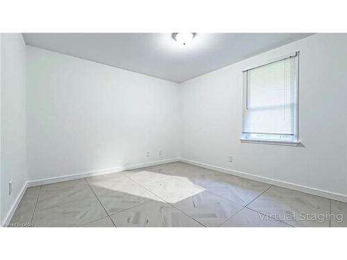 34 Saunby Street, London, ON - Indoor Photo Showing Other Room