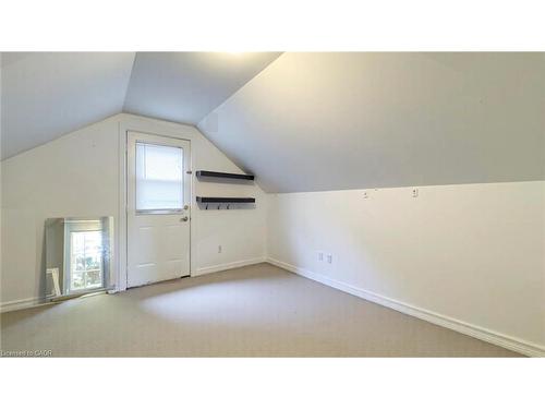 34 Saunby Street, London, ON - Indoor Photo Showing Other Room