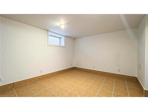 34 Saunby Street, London, ON - Indoor Photo Showing Other Room