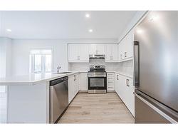 55 Dryden Lane Lane  Hamilton, ON L8H 1L9