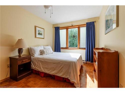 74 Chedoke Avenue, Hamilton, ON - Indoor Photo Showing Bedroom