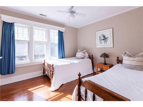 74 Chedoke Avenue, Hamilton, ON - Indoor Photo Showing Bedroom