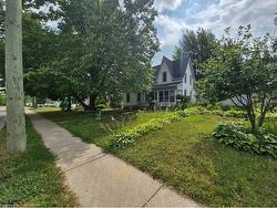 713 Cedar Street  Dunnville, ON N1A 2J9