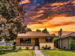 43 Rowanwood Avenue  Brantford, ON N3S 7C1